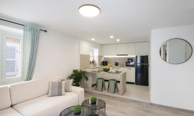 Old Town Apartment | Victoria's Gem - Apartment in the Heart of Corfu Old Town