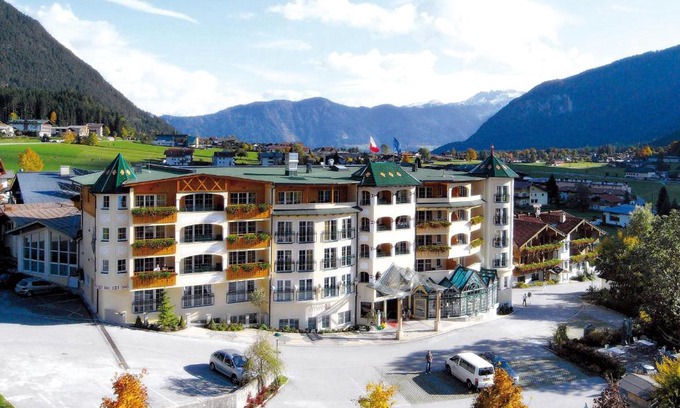 Maurach Hotel | Vier Jahreszeiten Wellnessresort Achensee