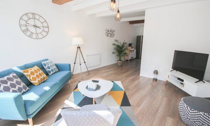 Old Lille Apartment | Vieux Lille: bright, functional apartment