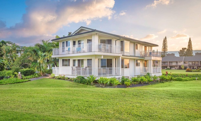 Princeville Condo | VIEWS VIEWS VIEWS with AC! Large Beautiful on Golf Course
