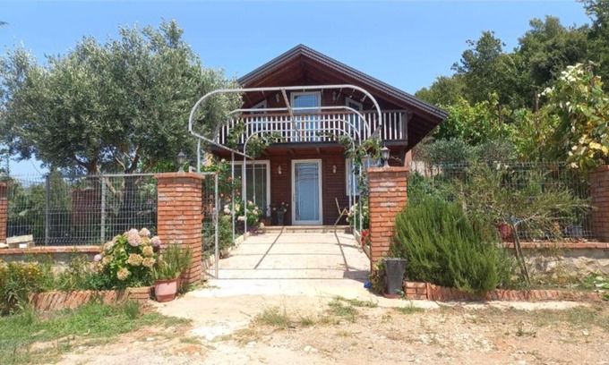 Ishem Apartment | Vila Leonora