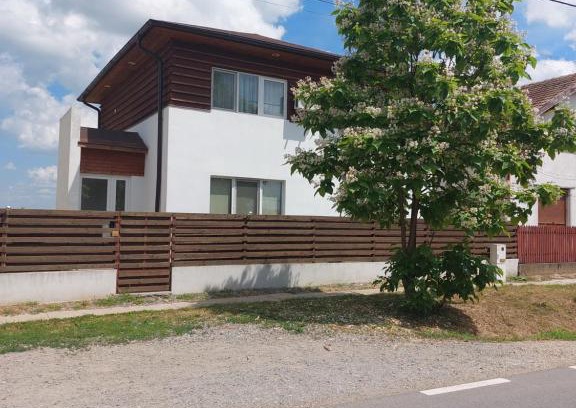 Sacueni House | VILA ONIX