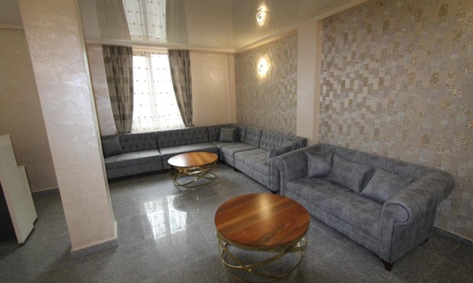 Gonio House | Vila Twins