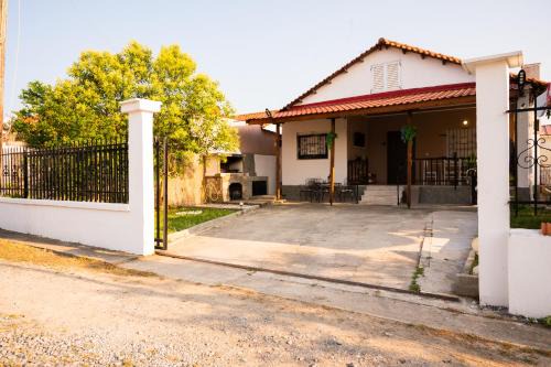 Nea Iraklia House | Villa МareMaria