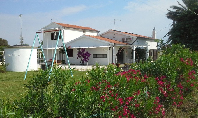 Marina di Pisticci House | Villa 2.5 km from the sea, unit 2