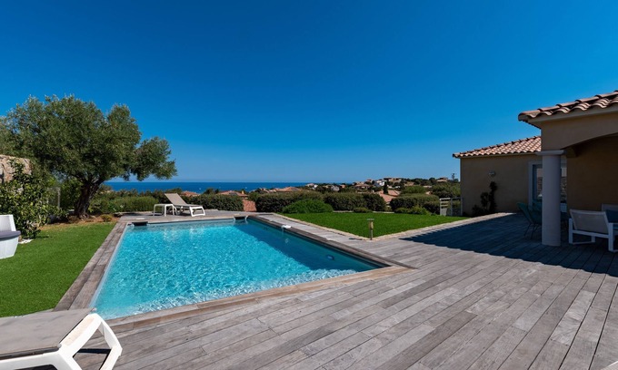 L'Ile-Rousse Villa | Villa Acula - Five Bedroom Villa, Sleeps 10