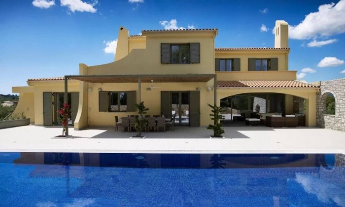 Gouvia Villa | Villa Alpha is a luxurious, secluded haven, with tennis court and swimming pool