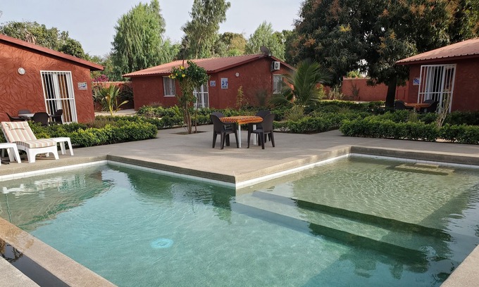 Yayem Villa | Villa Amarante, located in the middle of a garden, at the edge of a swimming pool