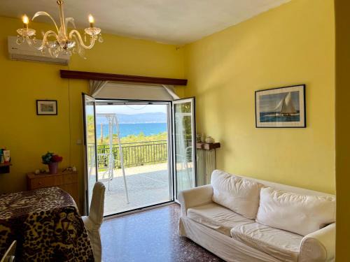 Molos-Agios Konstantinos Villa | Villa Amatheia, Beachfront