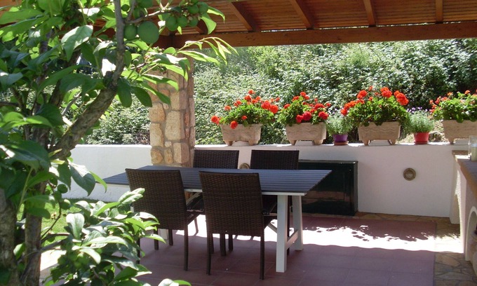 Kaligata Villa | Villa Amelia: Luxury 2 bedroom Villa with private pool FREE WiFi AVAILABLE!