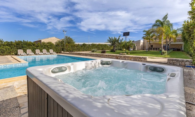 Scicli Villa | Villa 'Antica Aia Relax' with Private Pool, Wi-Fi and Air Conditioning