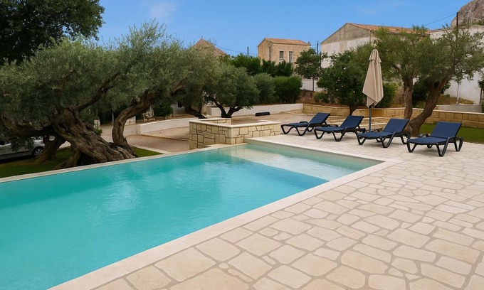 Pervolakia Villa | Villa Antonousa - Kissamos Private Pool Oasis