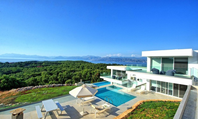Agios Spyridon Corfu Villa | Villa Arete - Villa by the Sea with swimming pool on Corfu Island, Greece