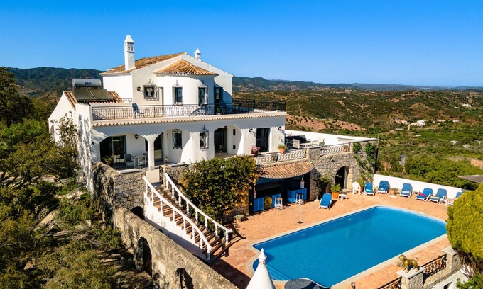Fonte do Bispo Villa | Villa Aurora by Portucasa