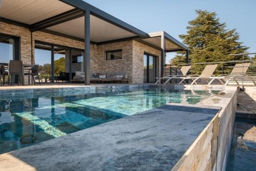 Istres Apartment | Villa Baverde Luxury