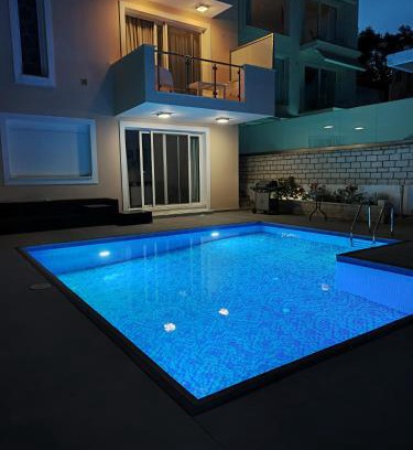 Perama Villa | Villa Beata