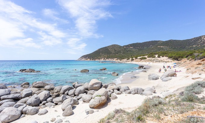 Porto Sa Ruxi Villa | Villa Beatrice near the Beach with Sea View, Shared Pool & Wi-Fi