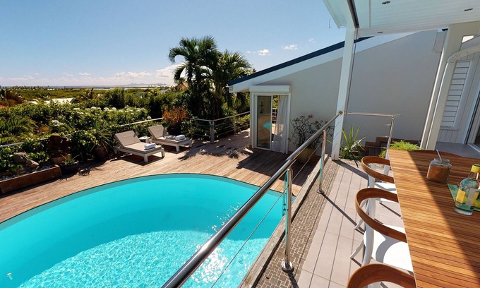 Orient Bay Villa | VILLA BEL'VUE ALL ON FOOT, 350m from the beach, restaurants and shops.