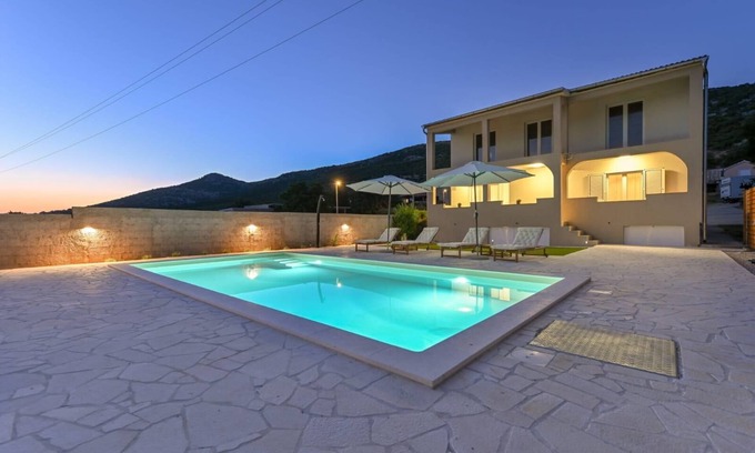 Pakostane House | Villa Benedicta (V1311-K1) - Vrana