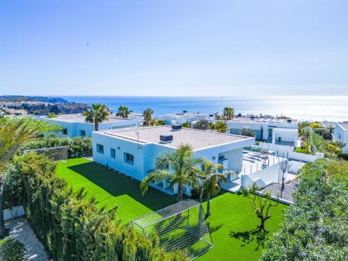 Cumbre del Sol Villa | Villa Blanca by Interhome