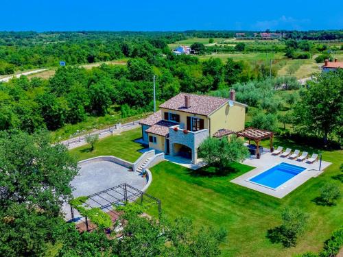 Vosteni Villa | Villa Blog 1 by Interhome