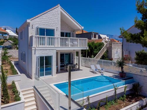 Sumartin Villa | Villa Blu Brac A Beautiful 3 Bedroom Villa A Stones Throw To The Beach