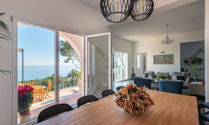 Palermo Villa | Villa by sea with breathtaking view; maximum rental duration 28 days