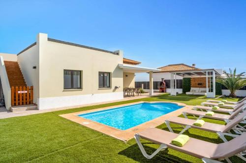 Caleta de Fuste Villa | Villa Caleta Olas by Villa Plus