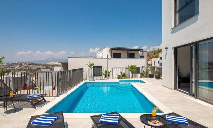 Podstrana Villa | Villa Calypso with Pool