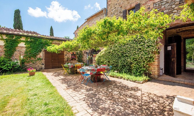 Murlo Villa | Villa 'Casa Alta Esclusiva' with Private Pool, Private Terrace and Wi-Fi