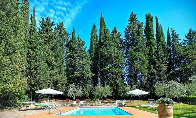 Poggiarello Villa | Villa Cherubina: A splendid sixteenth-century three-story villa located on top of a small hill, with Free WI-FI.