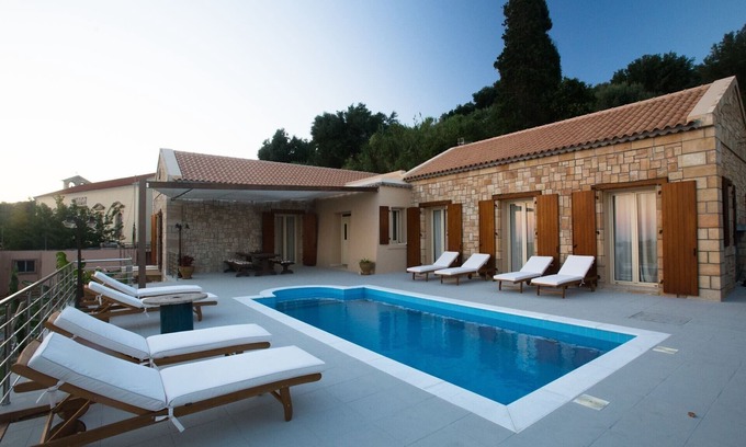 Kaligata Villa | Villa CLEO