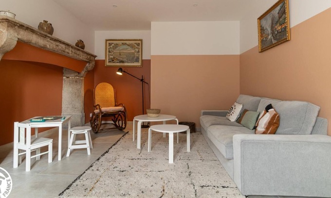 Saint-Julien-de-Coppel House | Villa Coppel in Auvergne Tuscany