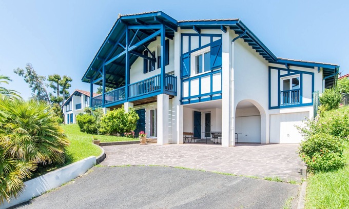 Ciboure Villa | Villa D'exception Avec Piscine et vue Pyrénées 6 Chambres
