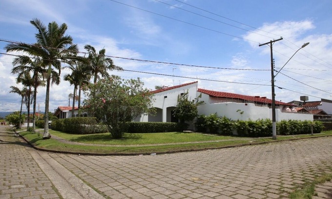 Cibratel I House | Villa das Flores Space