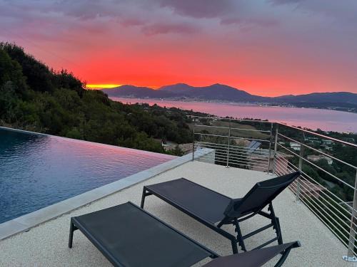 Grosseto-Prugna Villa | Villa de Luxe avec Piscine à débordement chauffée à Porticcio