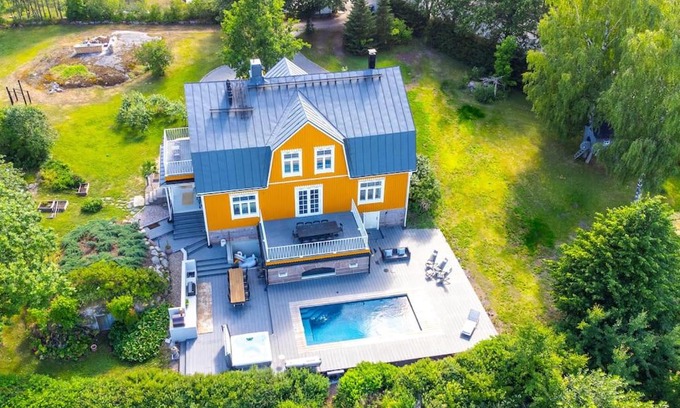Degerby Villa | Villa Degerby - 330m2 Lux Manor w/Heated Pool, Spa