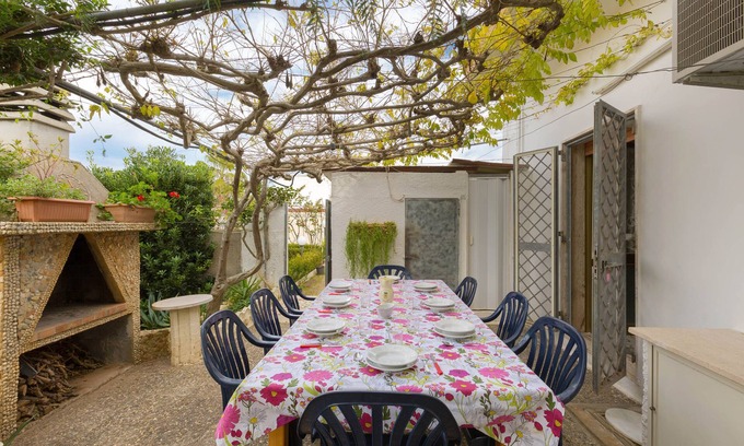 Torre Lapillo House | Villa delle Rose - B by BarbarHouse