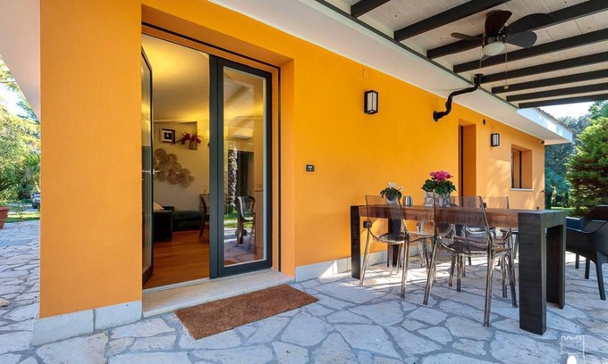 Lecce Villa | Villa 'Dependance' with Shared Pool, Wi-Fi and Air Conditioning