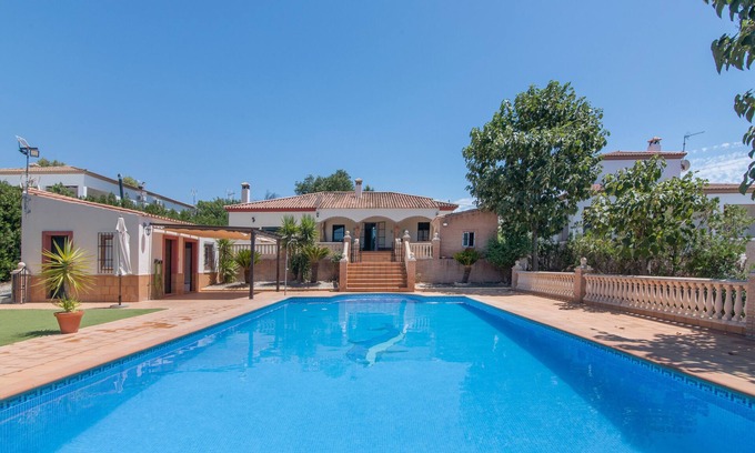 Cantillana Villa | Villa 'Durán Esteban' with Mountain Views, Wi-Fi and Air Conditioning