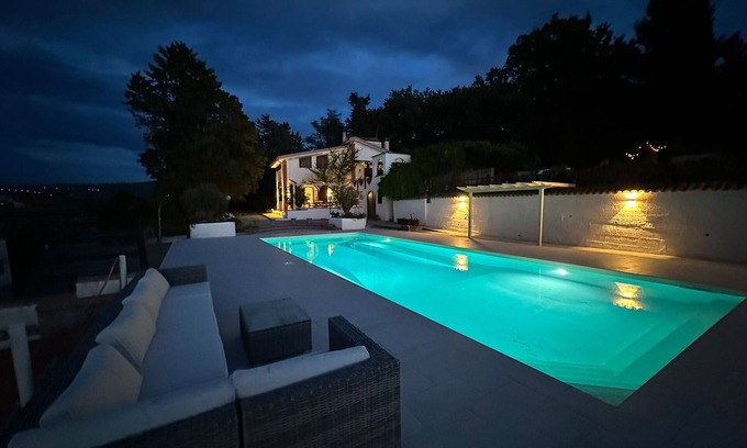 Perdifumo Villa | Villa Eddy sleeps 12 with magnificent pool 3 km from Castellabate