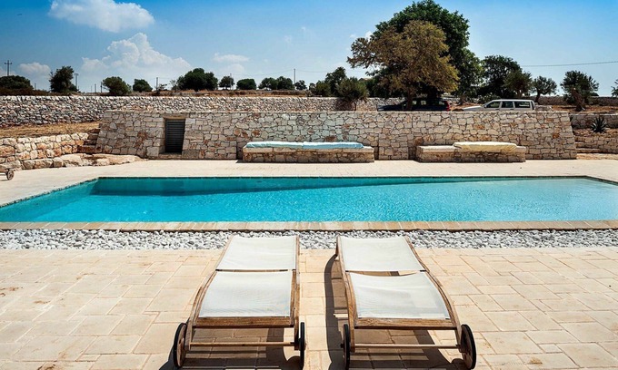 Ragusa Villa | Villa Edicole - Typical holiday rental with private pool close to the Donna Fugata Castle,14 km.