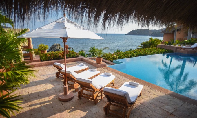 Ixtapa - Zihuatanejo Villa | Villa El Ensueño by La Casa Que Canta