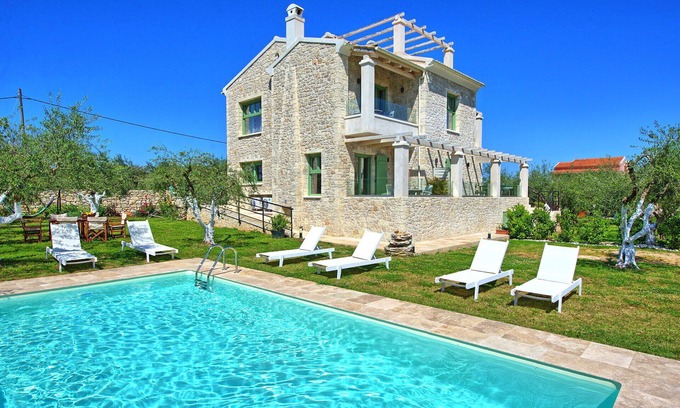 Almiros Beach Villa | Villa Elaia – Vacation villa with private pool in Corfu, Greece