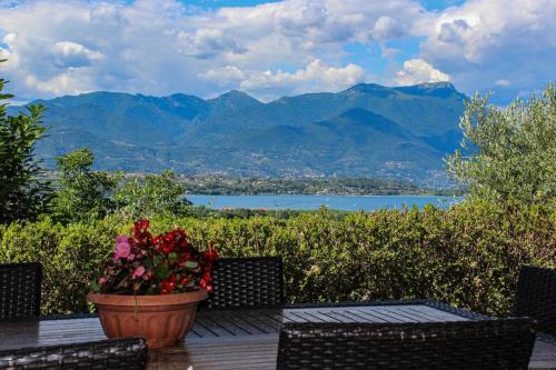 Manerba del Garda House | Villa Elena appartamento in villa