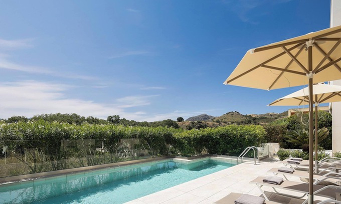 Monopari Villa | Villa Elesia, with easy access to southern beaches