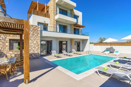 Gennadi Villa | Villa Eva Olivestone by Villa Plus