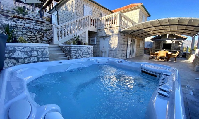 Pucisca Villa | Villa FJERA - sea view, 2 hot tubs, BBQ.