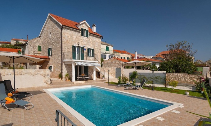 Cove Donja Krusica (Donje selo) Cabin | Villa for a perfect stay on the island of beauty, peace and nature