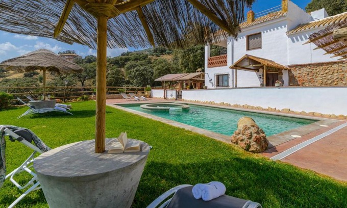 Iznajar Villa | Villa Fraskito Iznajar by Ruralidays